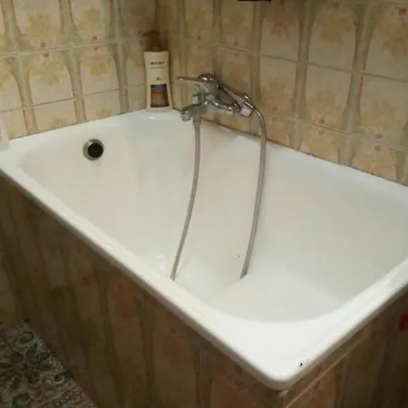 Bologna Guest House Hostal *